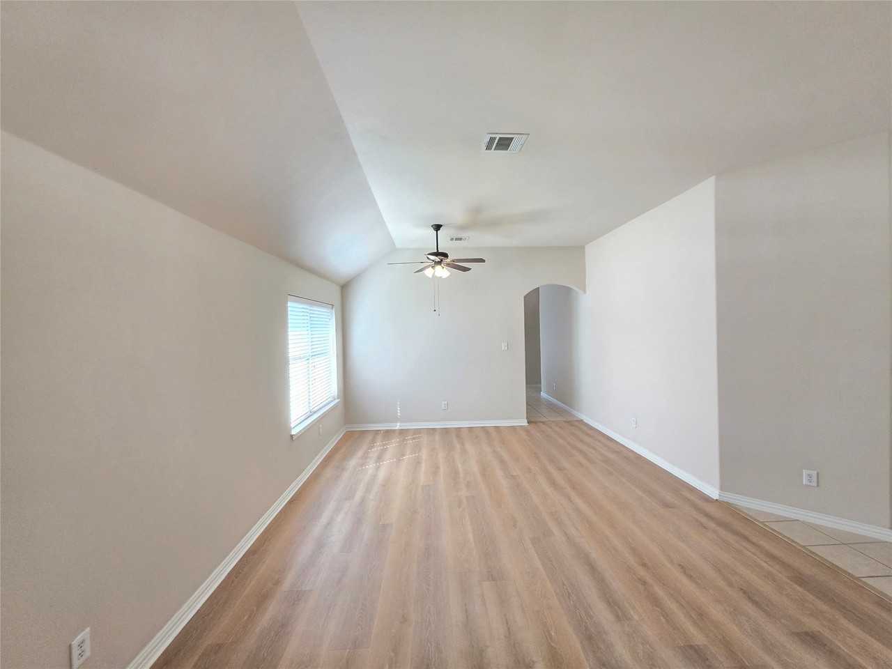 8219 Tierra Del Sol Rd - Photo 4 of 36