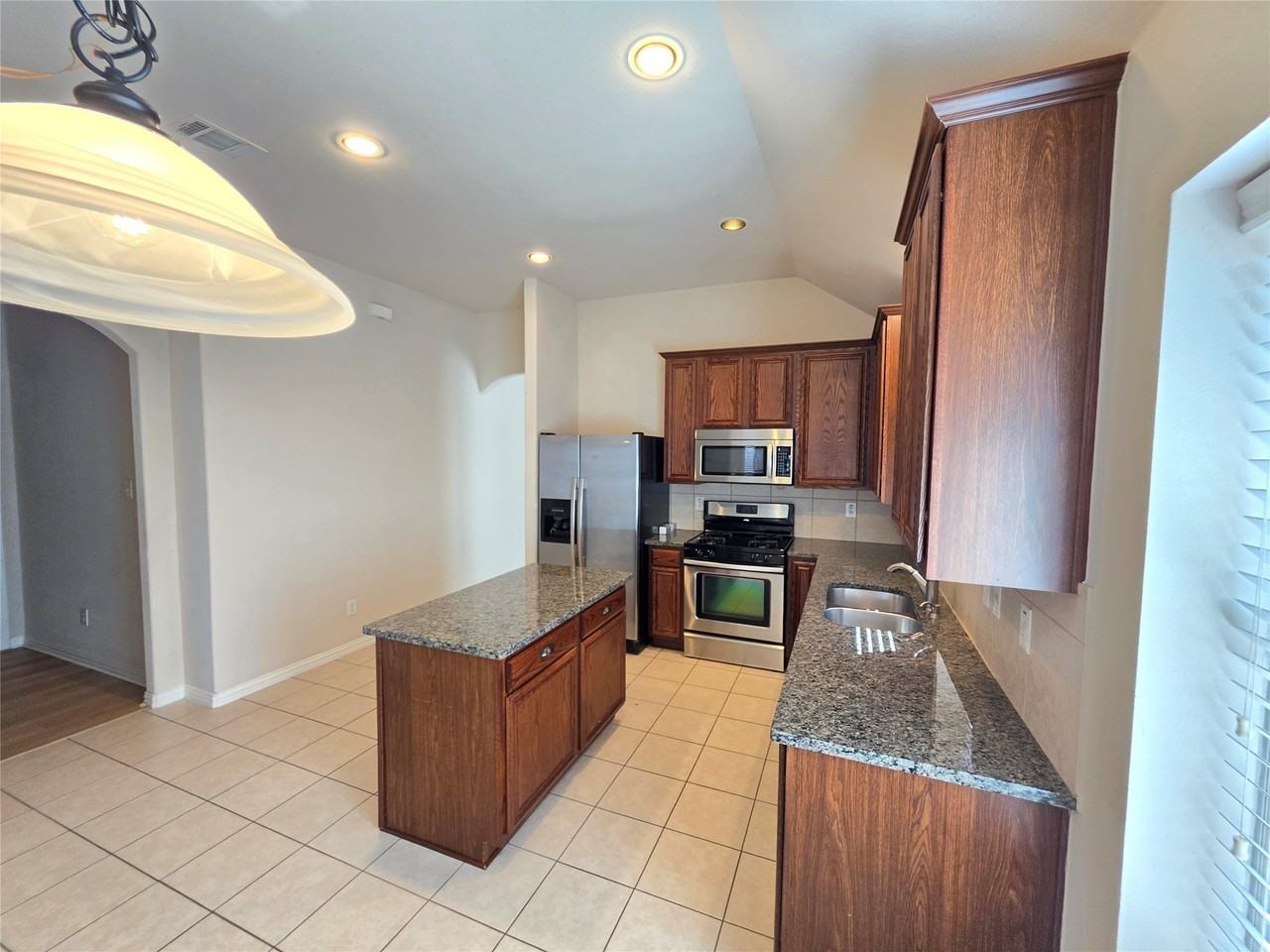 8219 Tierra Del Sol Rd - Photo 7 of 36
