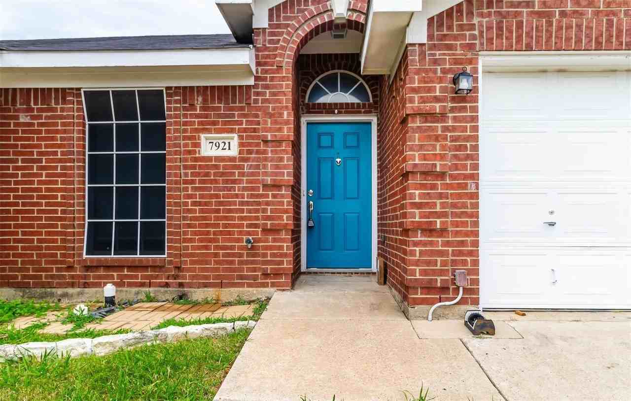 7921 Rattlers Ct - Photo 3 of 20