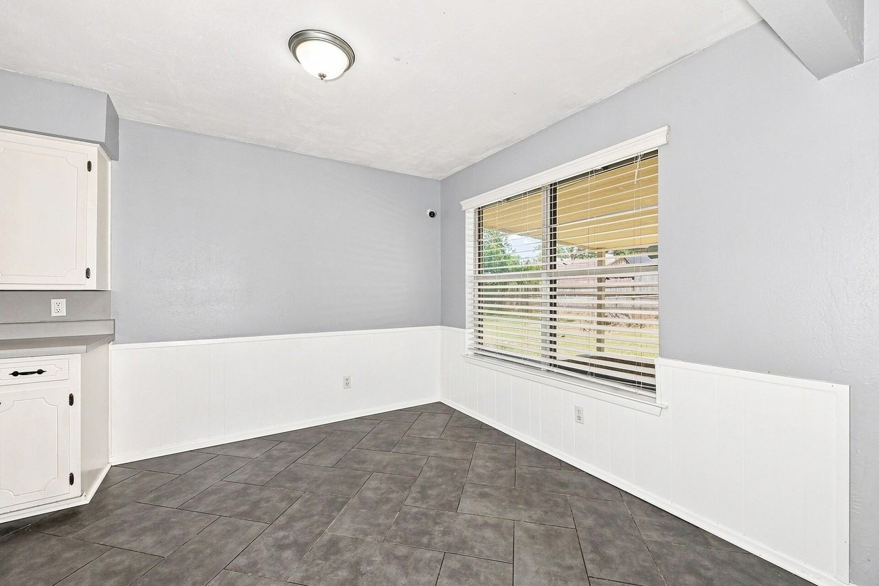 3204 Denbury Dr - Photo 5 of 15