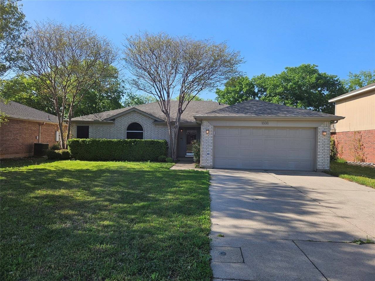1608 Merritt Dr - Photo 2 of 40