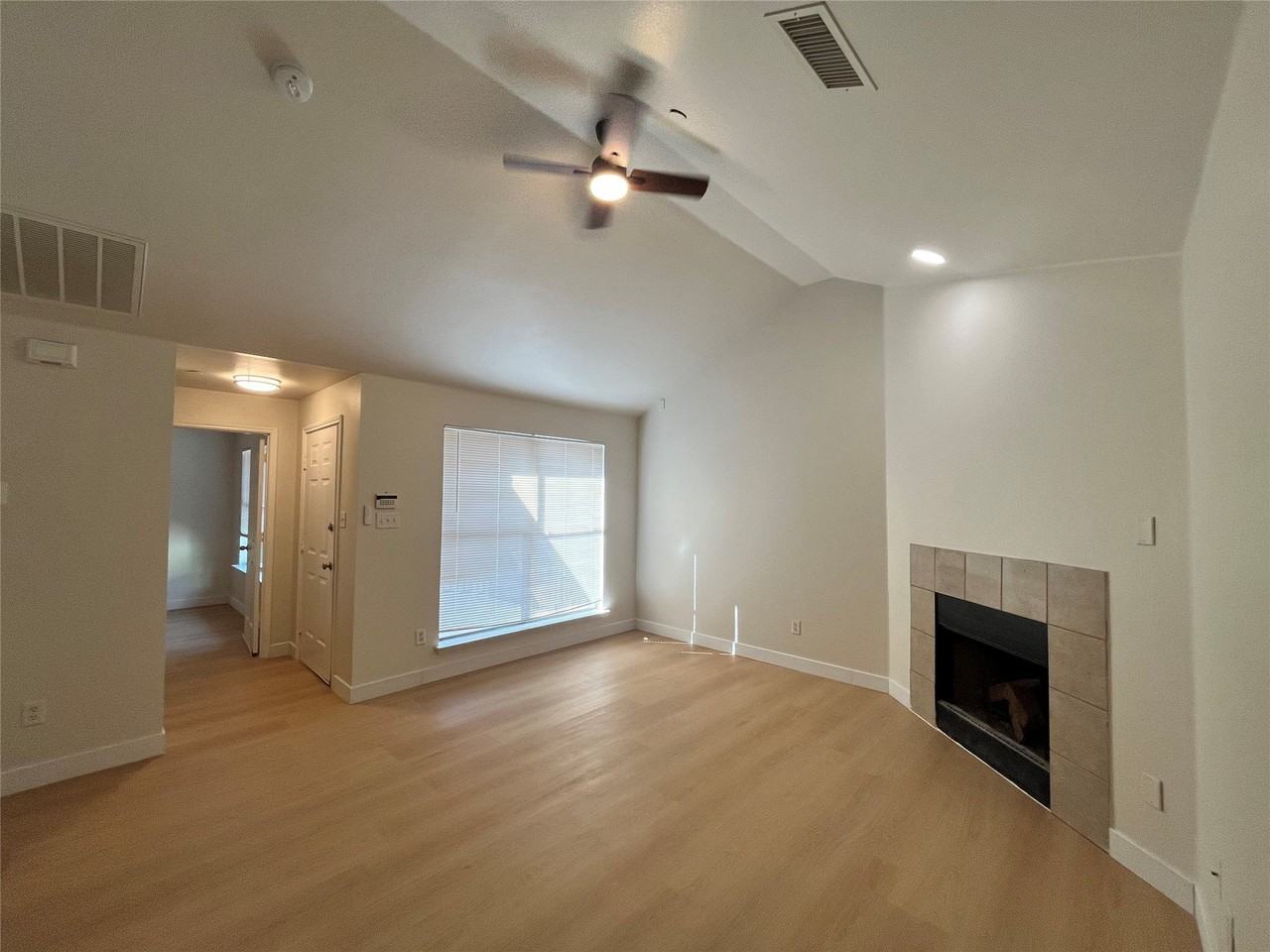 1129 Weston Dr - Photo 6 of 28