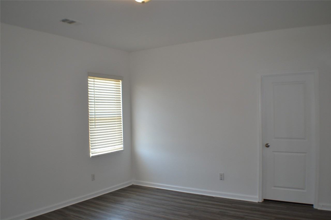 6417 Bishop Dr - Photo 7 of 11