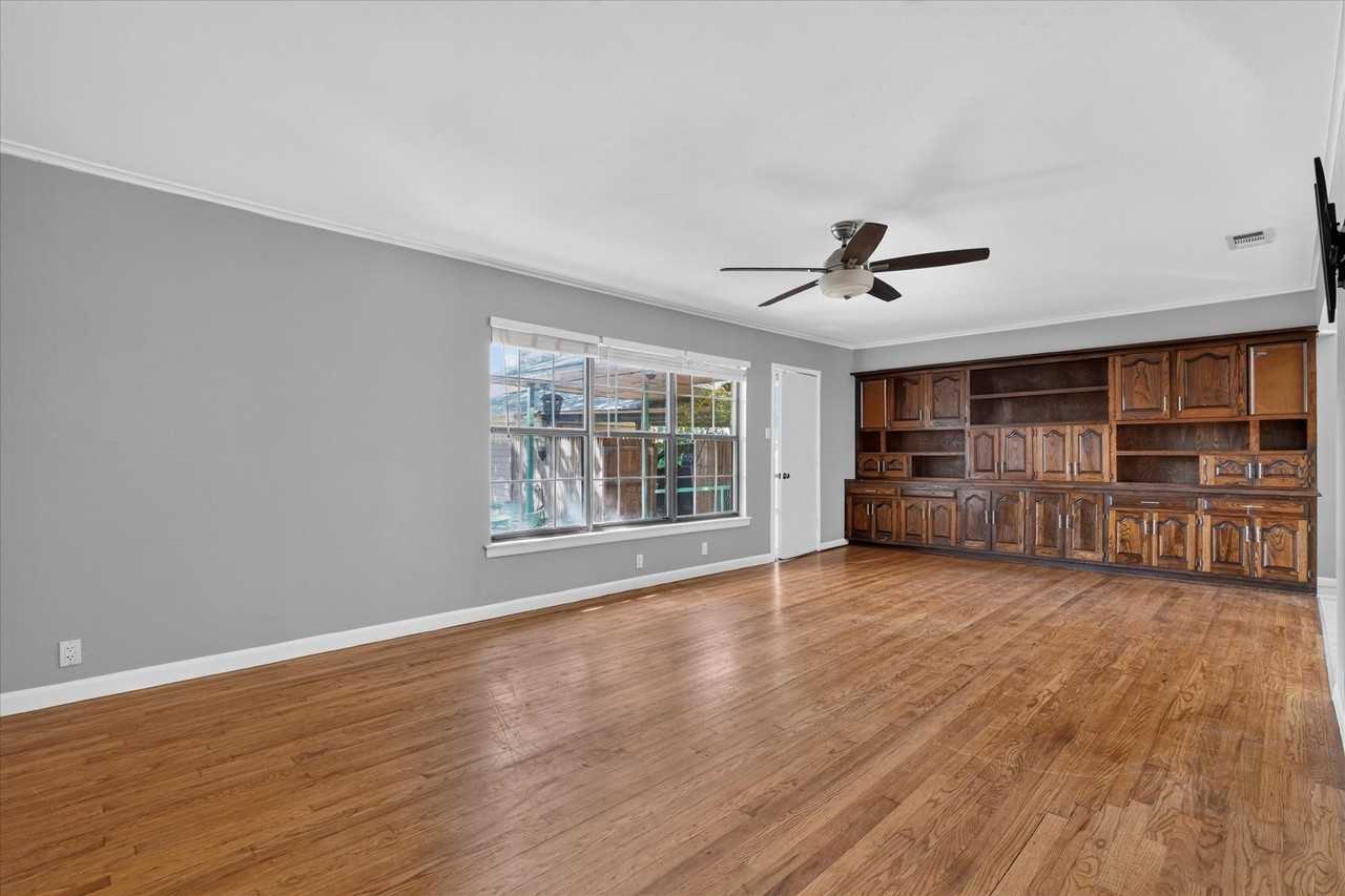 1516 Francis St - Photo 6 of 28