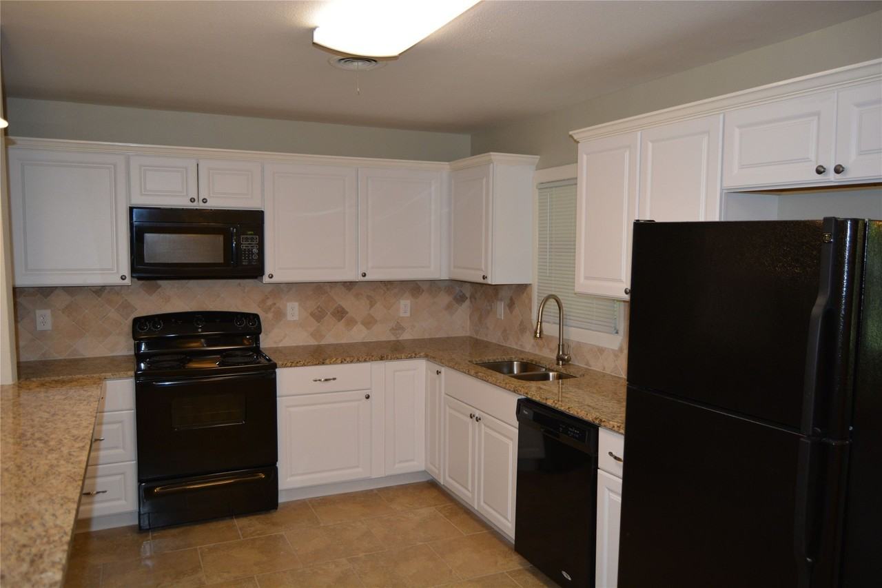 4117 Carma Dr - Photo 5 of 15