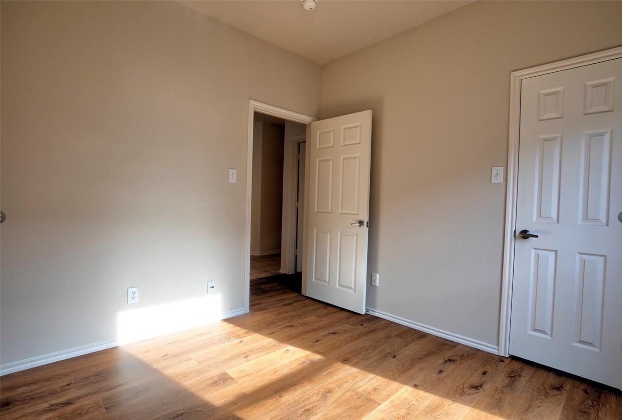2136 Carlotta Dr - Photo 7 of 18