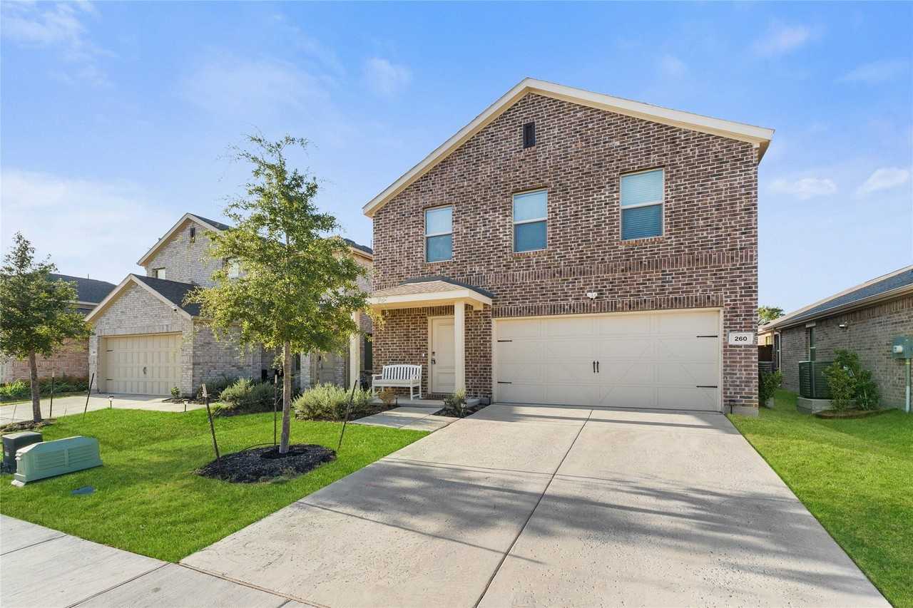 260 Adelina Dr - Photo 3 of 34