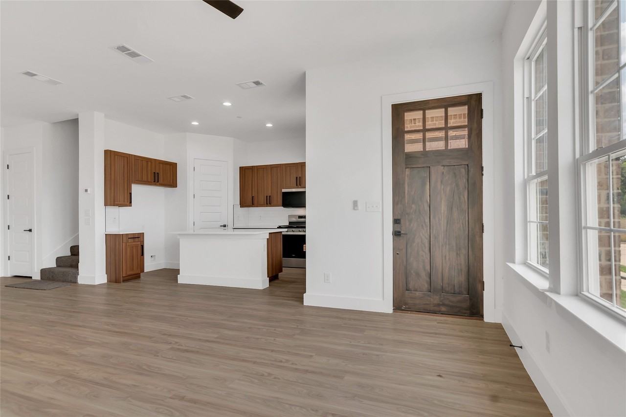 3411 Sanjeev Dr - Photo 6 of 34