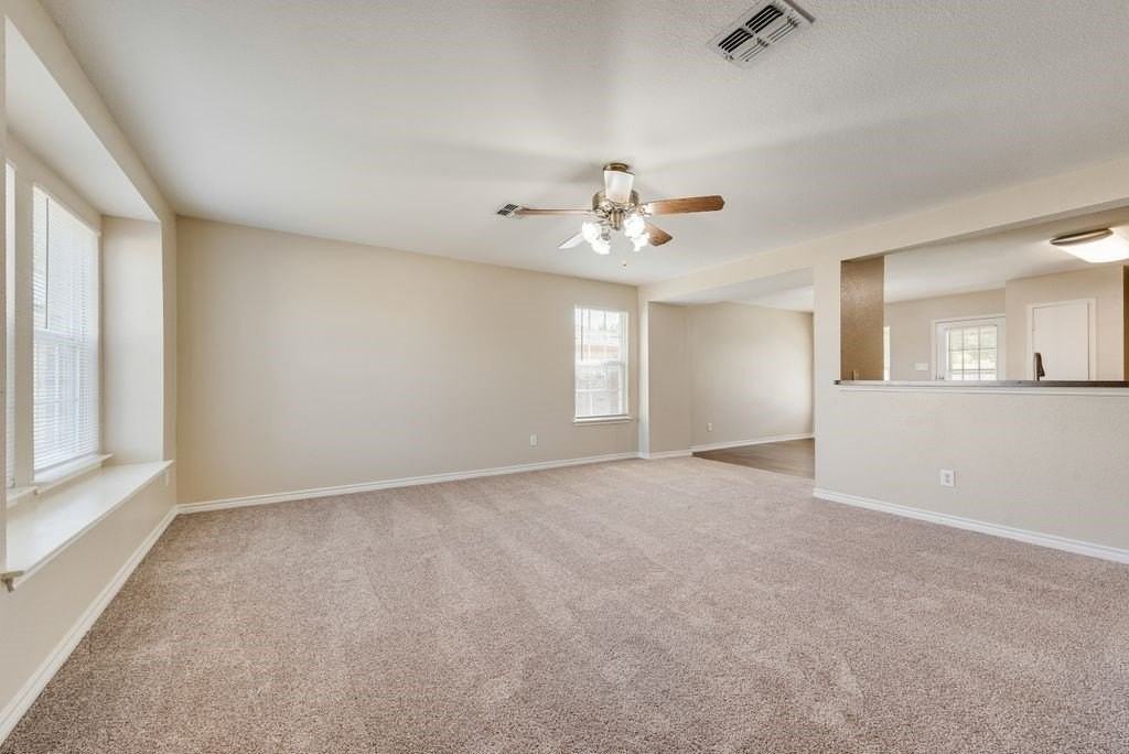 123 Southwestern Dr - Photo 6 of 25