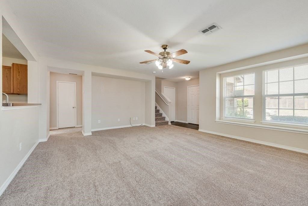 123 Southwestern Dr - Photo 7 of 25
