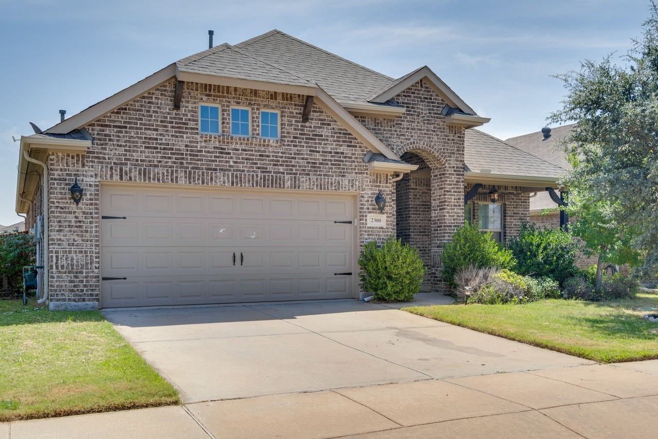 2300 Eppright Dr - Photo 2 of 29
