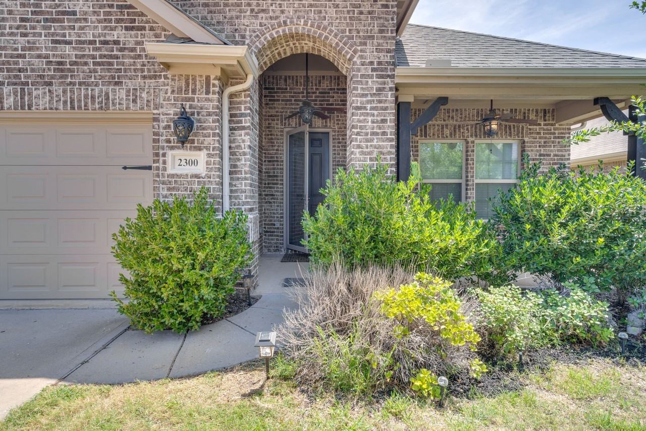 2300 Eppright Dr - Photo 4 of 29