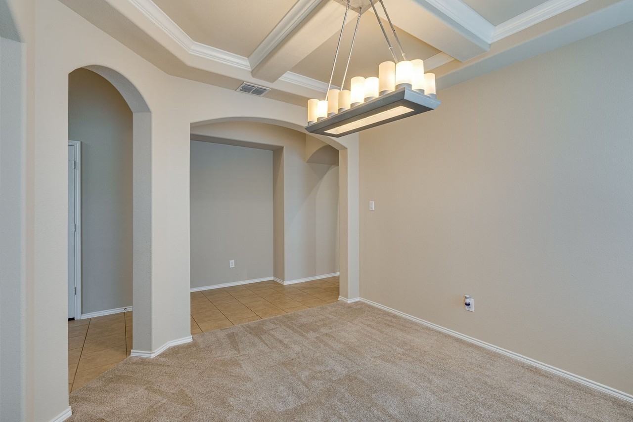 2300 Eppright Dr - Photo 7 of 29