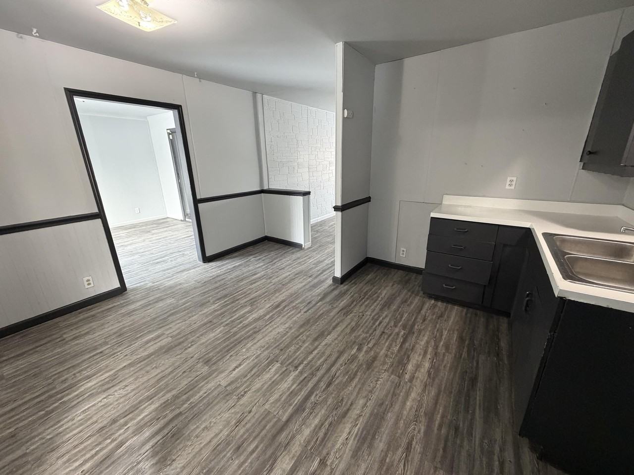 1606 Glenview Ave - Photo 2 of 17