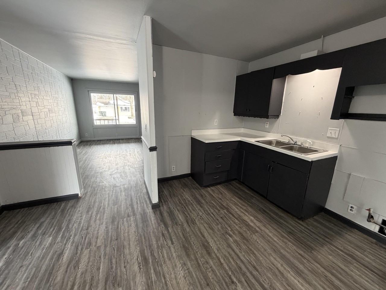 1606 Glenview Ave - Photo 3 of 17