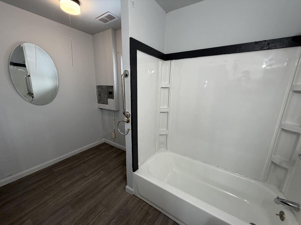 1606 Glenview Ave - Photo 5 of 17