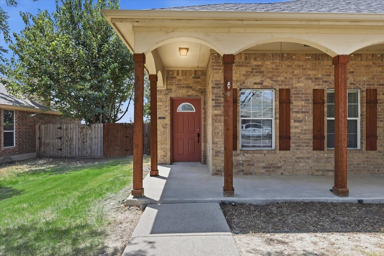 3003 Lake Ridge Dr - Photo 3 of 36