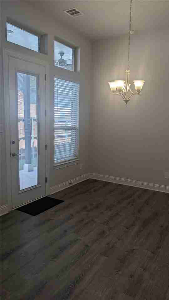 708 Waterbrook Pkwy - Photo 7 of 33