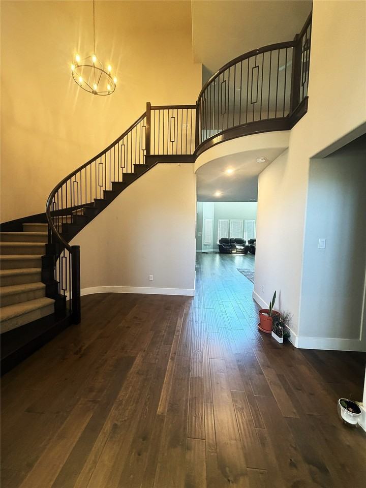 1117 Huckleberry St - Photo 3 of 38