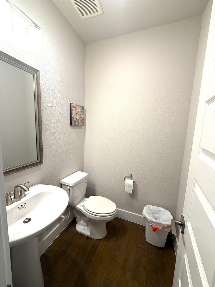 1117 Huckleberry St - Photo 7 of 38