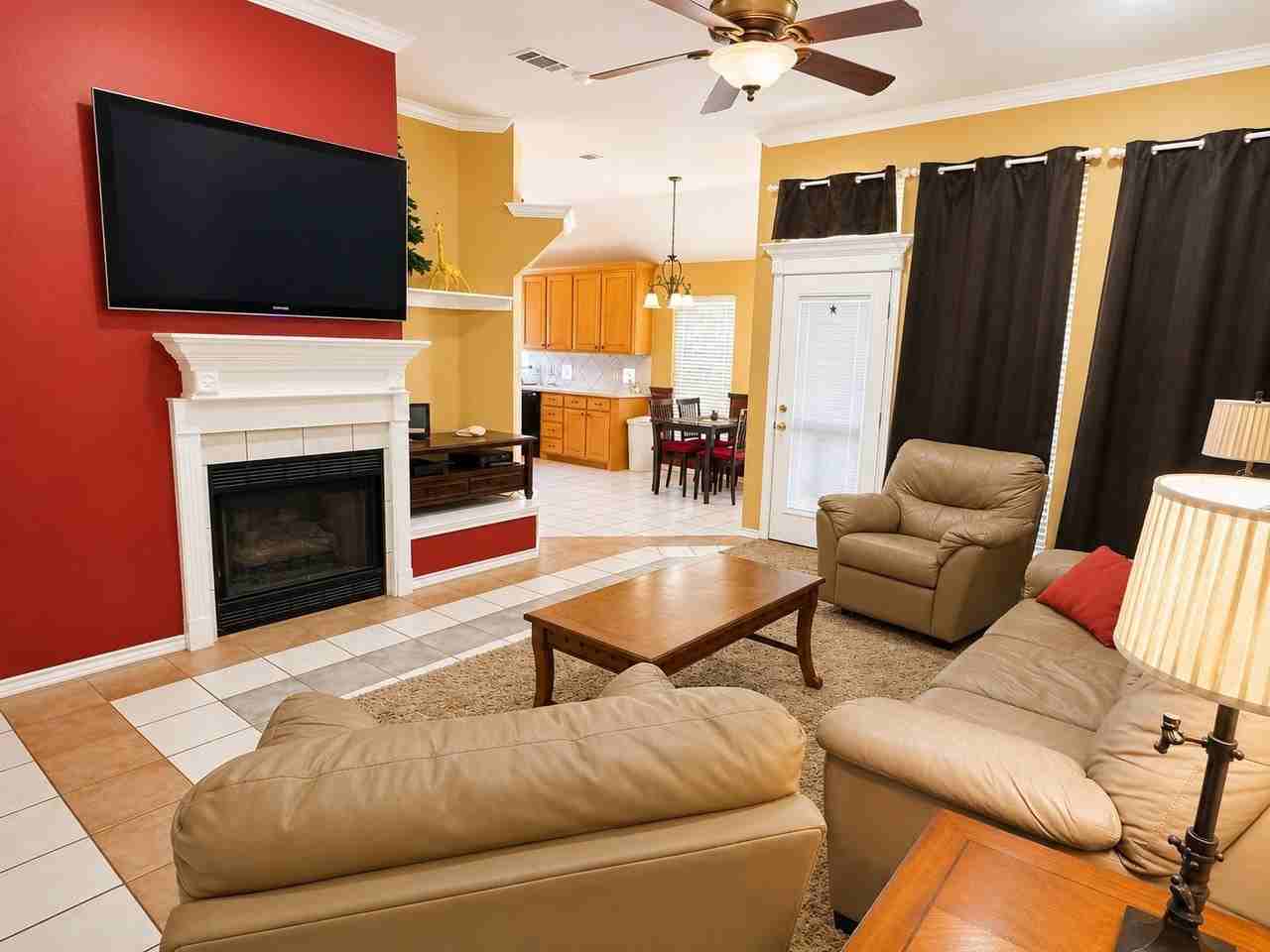 809 Mesa Dr - Photo 4 of 15