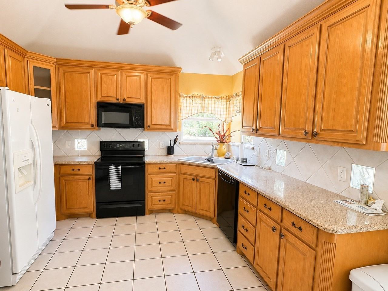 809 Mesa Dr - Photo 5 of 15
