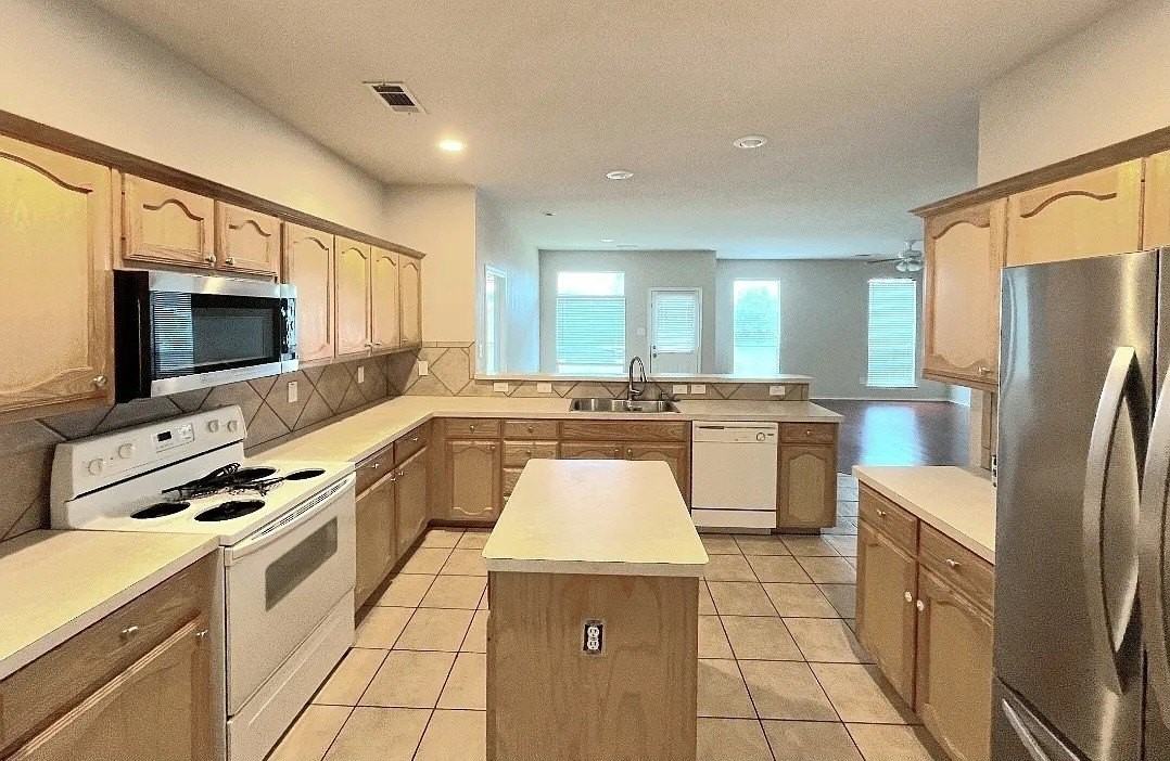 7417 Alverstone Dr - Photo 2 of 6