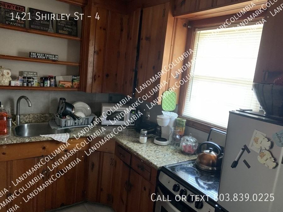 1421 Shirley St #4 - Photo 6 of 10