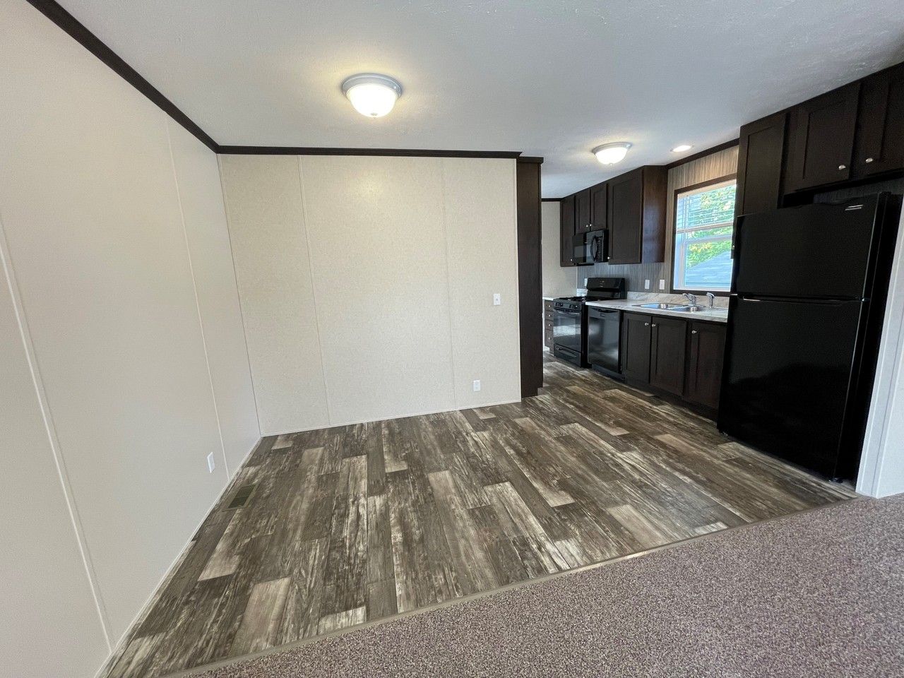 31 Mockingbird Dr #221 - Photo 2 of 7