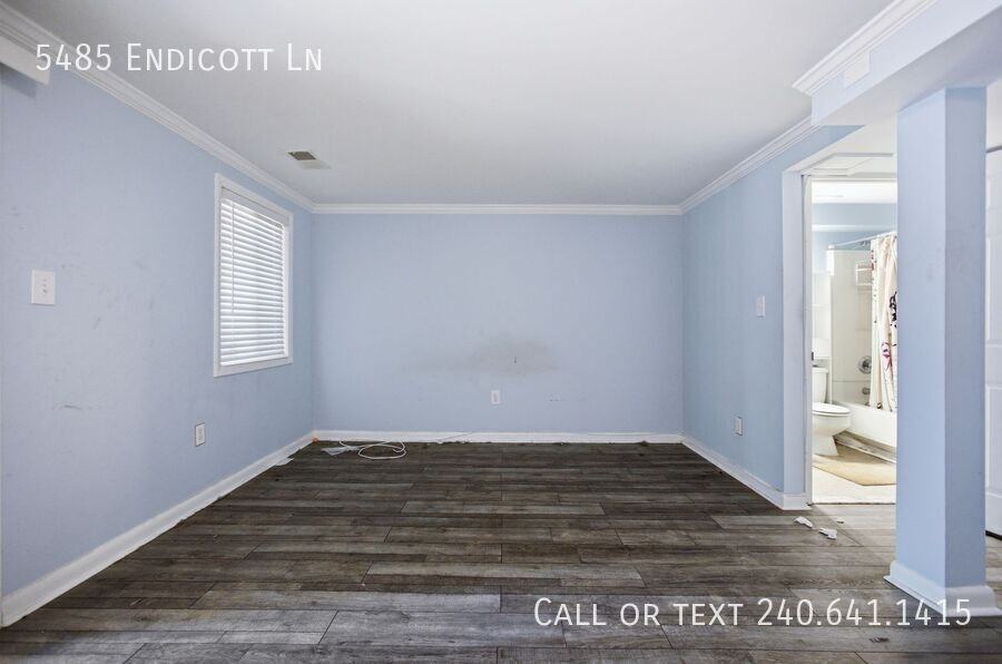 5485 Endicott Ln - Photo 4 of 10