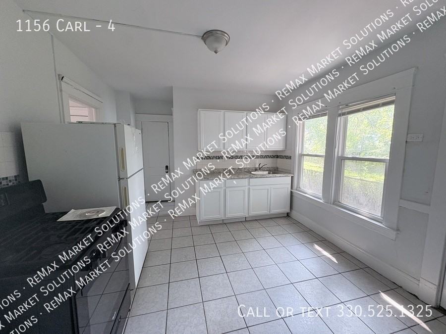 1156 Carl Ave #4 - Photo 3 of 6