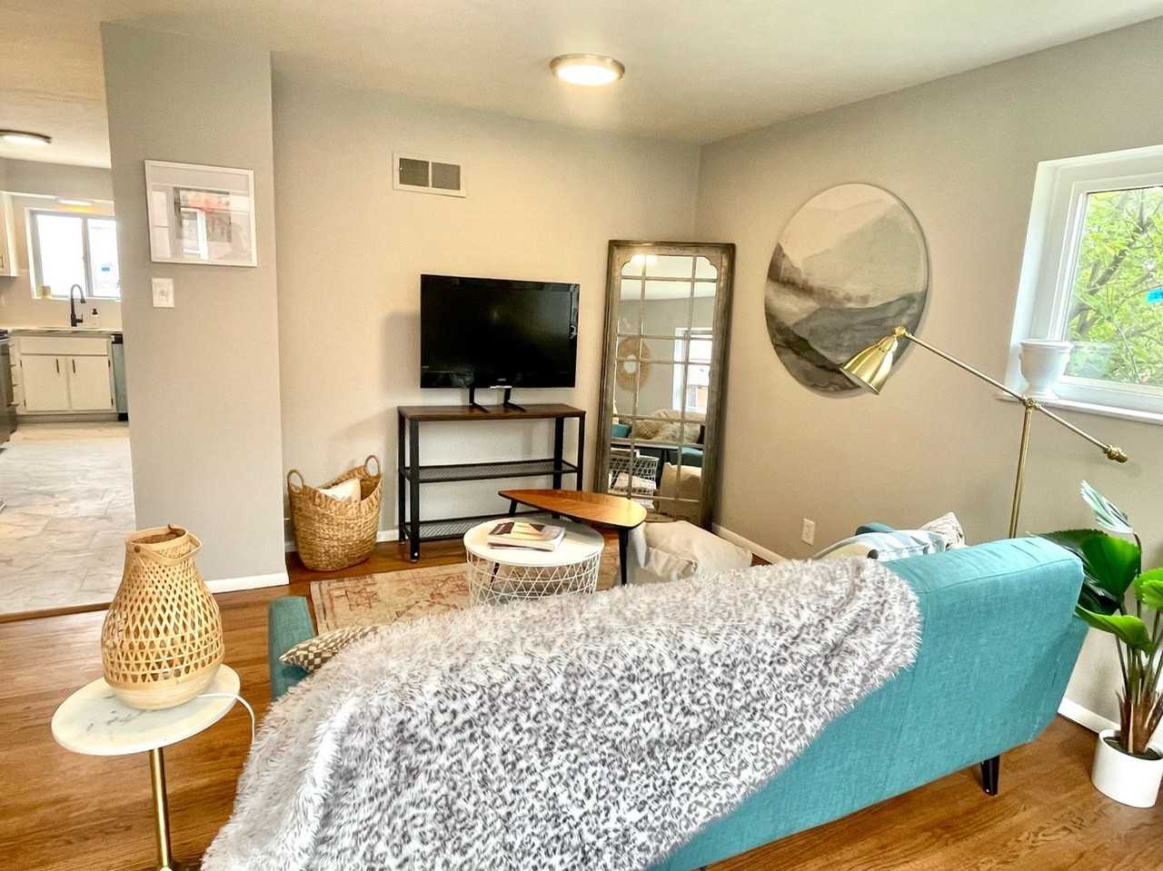 5443 Chippewa St #1 - Photo 2 of 15