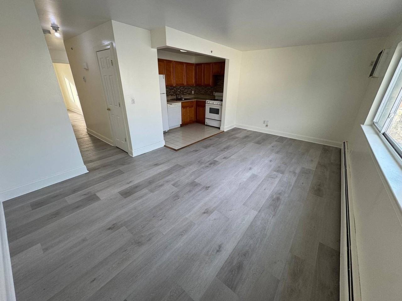 103 Cove Ct #B - Photo 2 of 21