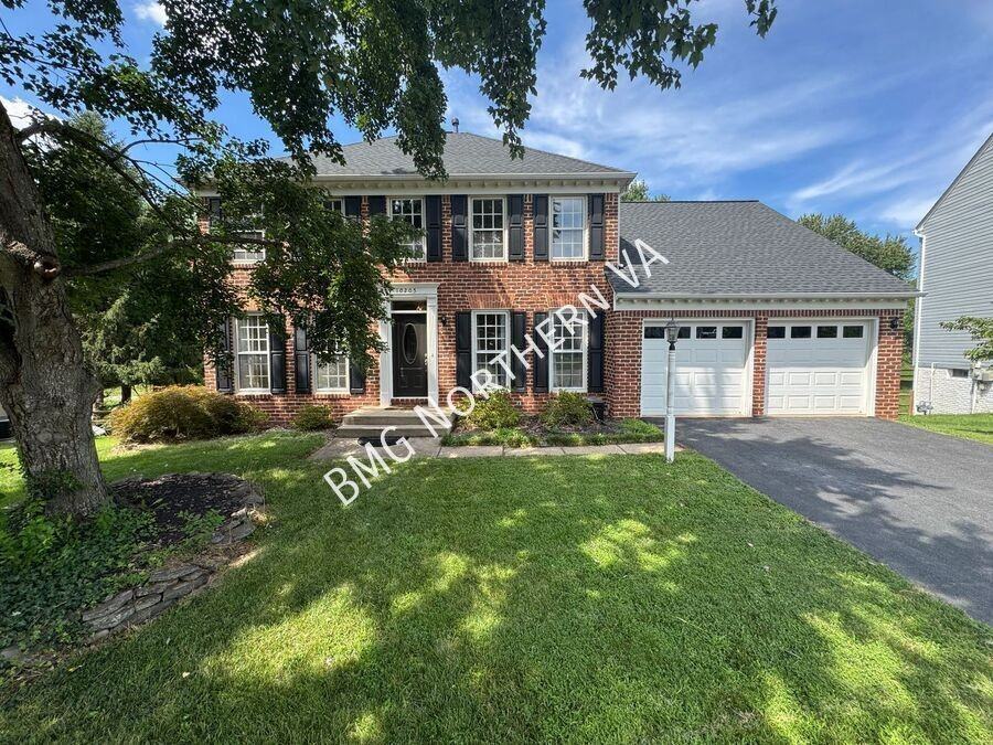 10205 Daylily Ct - Photo 2 of 50