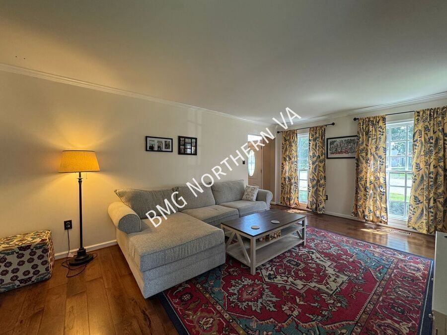 10205 Daylily Ct - Photo 6 of 50