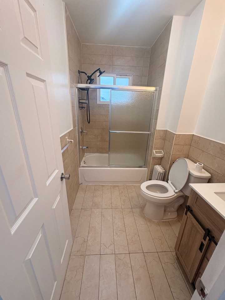 463 E 54th St - Photo 2 of 9