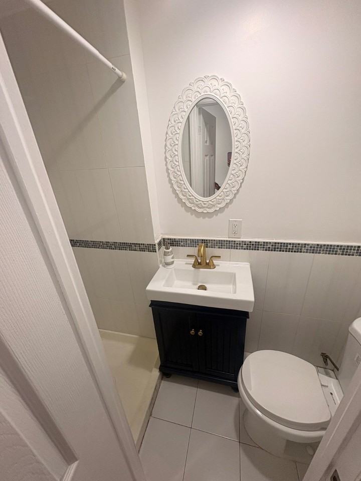 463 E 54th St - Photo 5 of 9