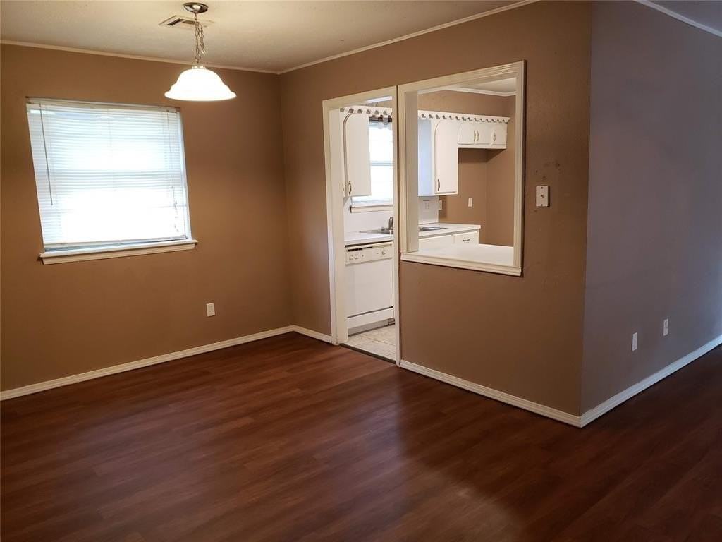 1932 Elmhurst Dr - Photo 4 of 13