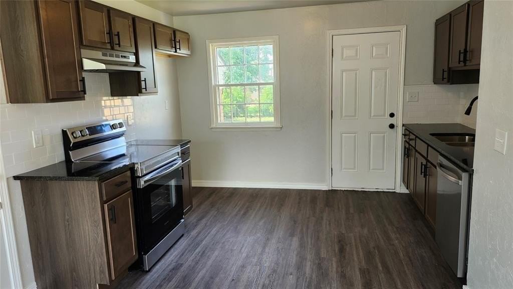 1833 Westchester Dr - Photo 3 of 13