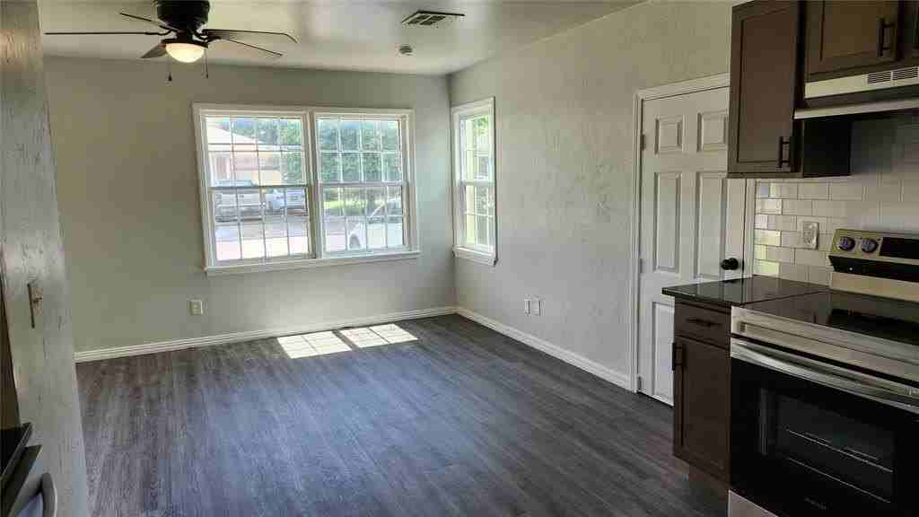 1833 Westchester Dr - Photo 4 of 13