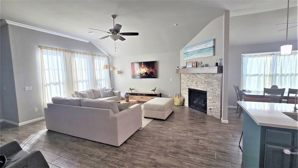 2310 Arcady Ave - Photo 5 of 23