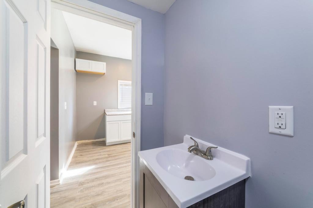2549 Fillmore St - Photo 2 of 9