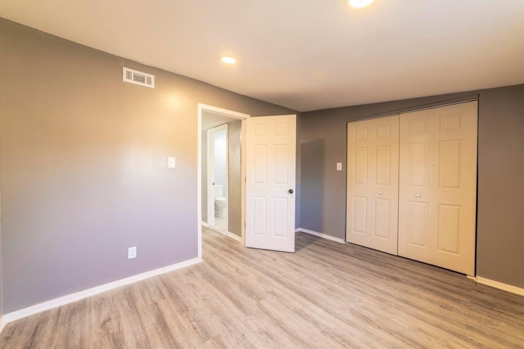 2549 Fillmore St - Photo 3 of 9
