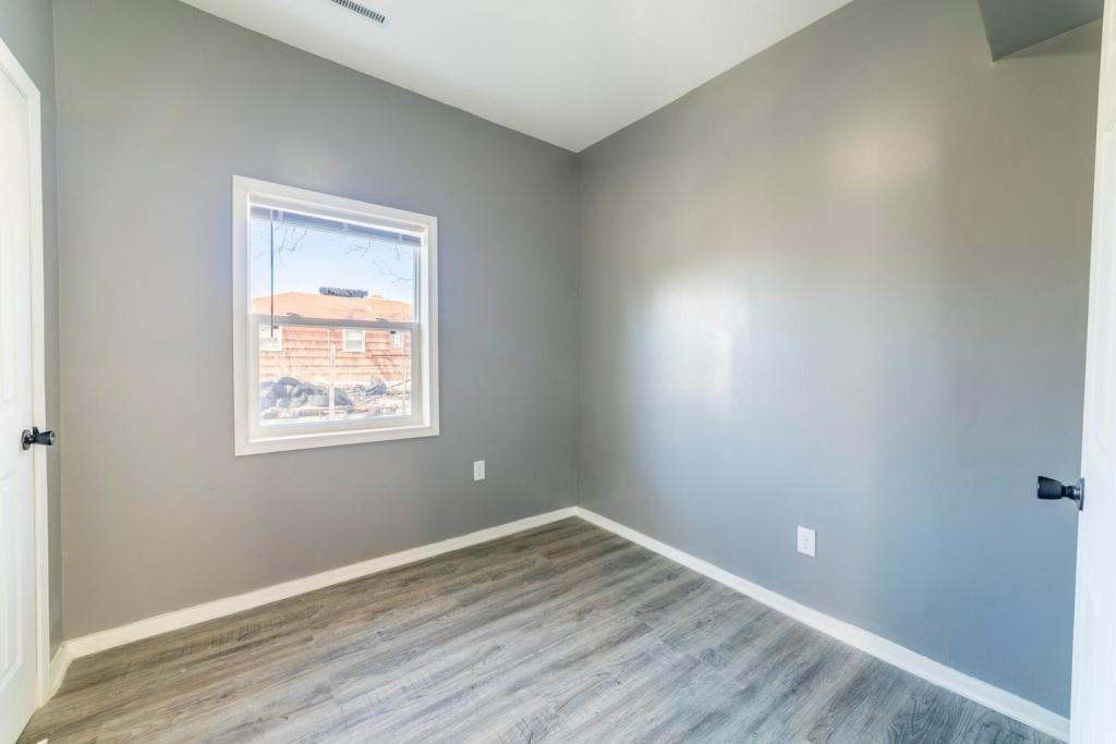 2549 Fillmore St - Photo 5 of 9