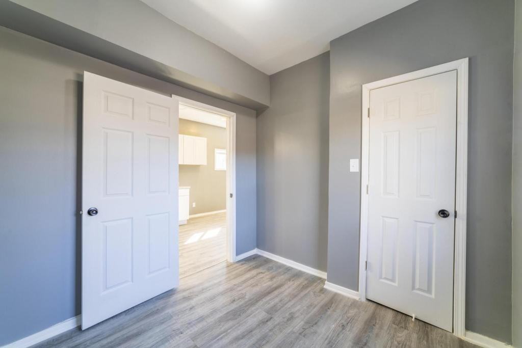 2549 Fillmore St - Photo 6 of 9