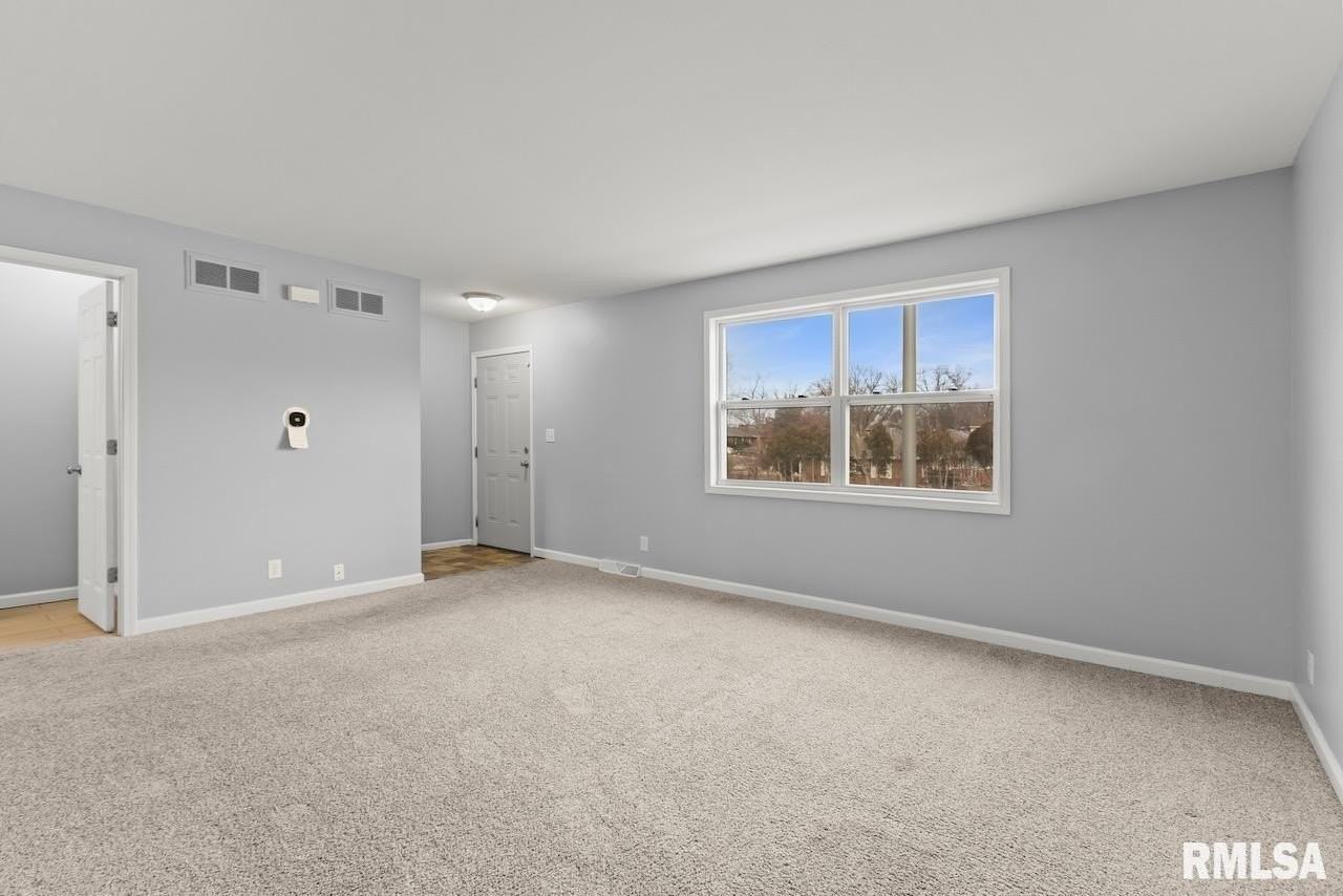 2020 W Glen Ave - Photo 4 of 20