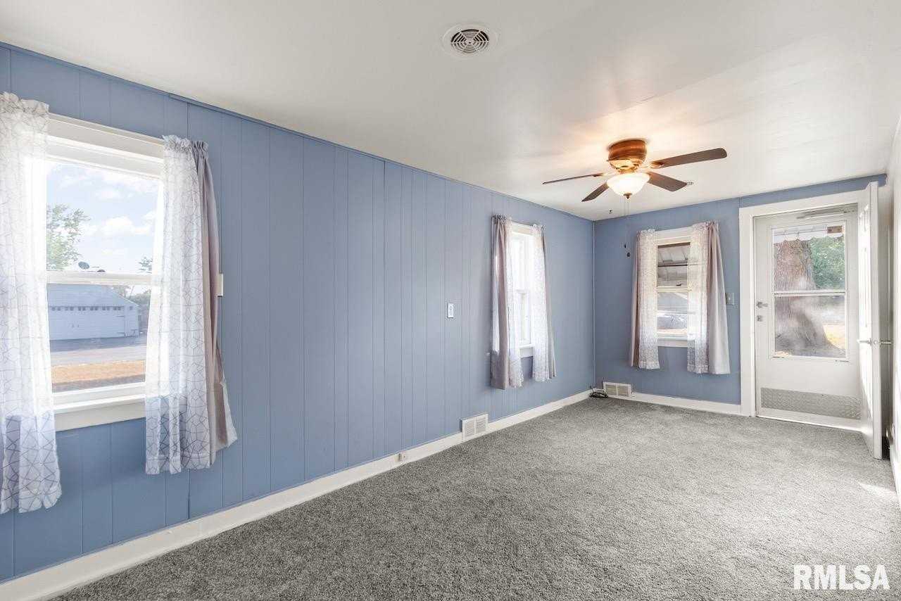4208 S Lafayette Ave - Photo 3 of 19