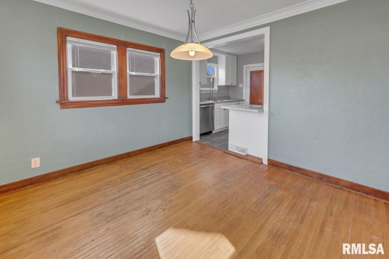 2919 N University St - Photo 7 of 27