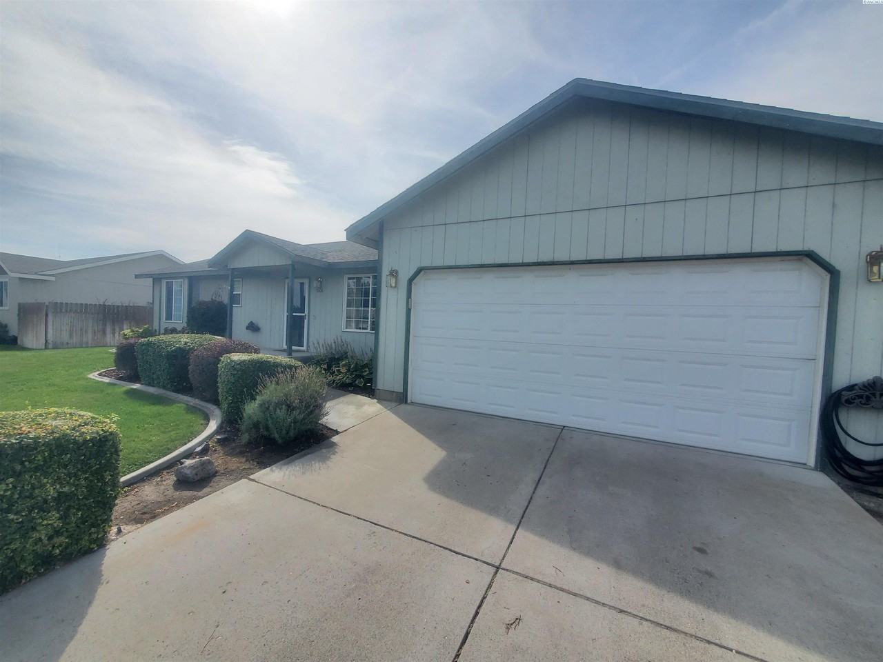 5006 Sinai Dr - Photo 2 of 23