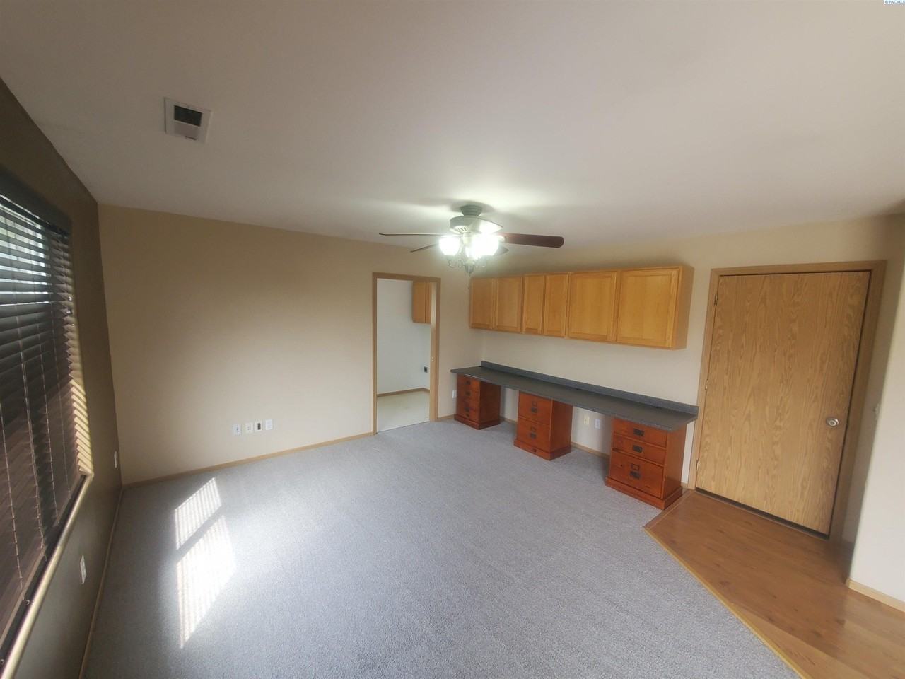 5006 Sinai Dr - Photo 5 of 23